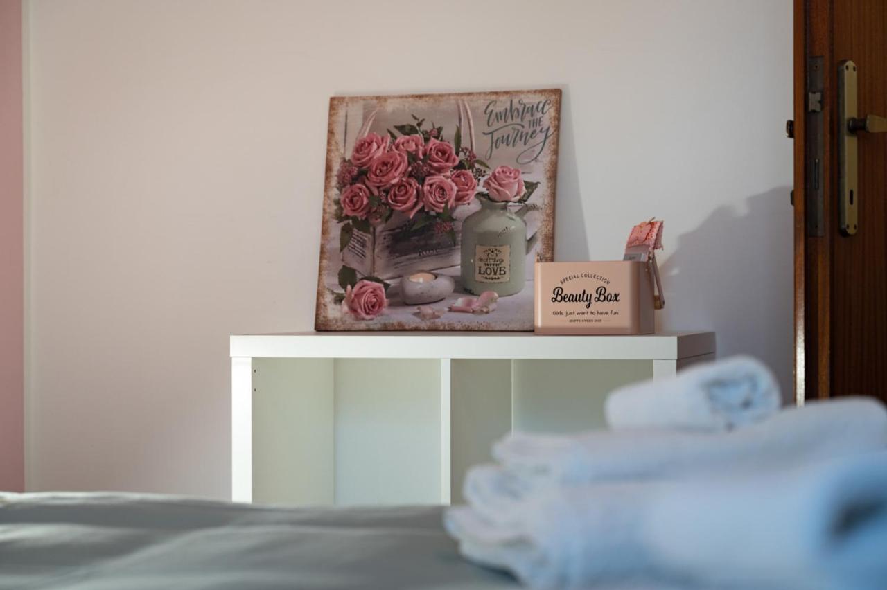 La Verde Rosa - Casa Vacanze A Due Passi Dal Lago Marta Ngoại thất bức ảnh