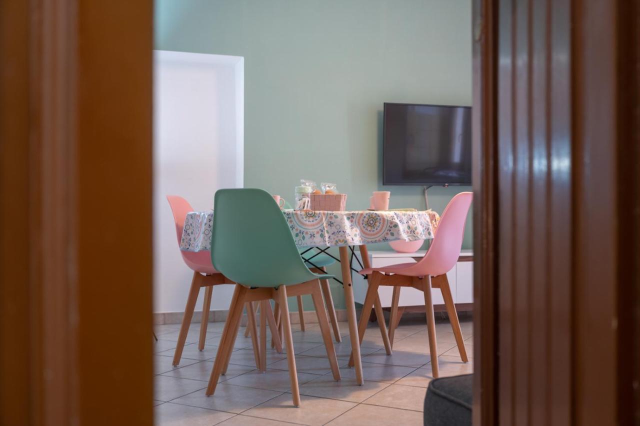 La Verde Rosa - Casa Vacanze A Due Passi Dal Lago Marta Ngoại thất bức ảnh