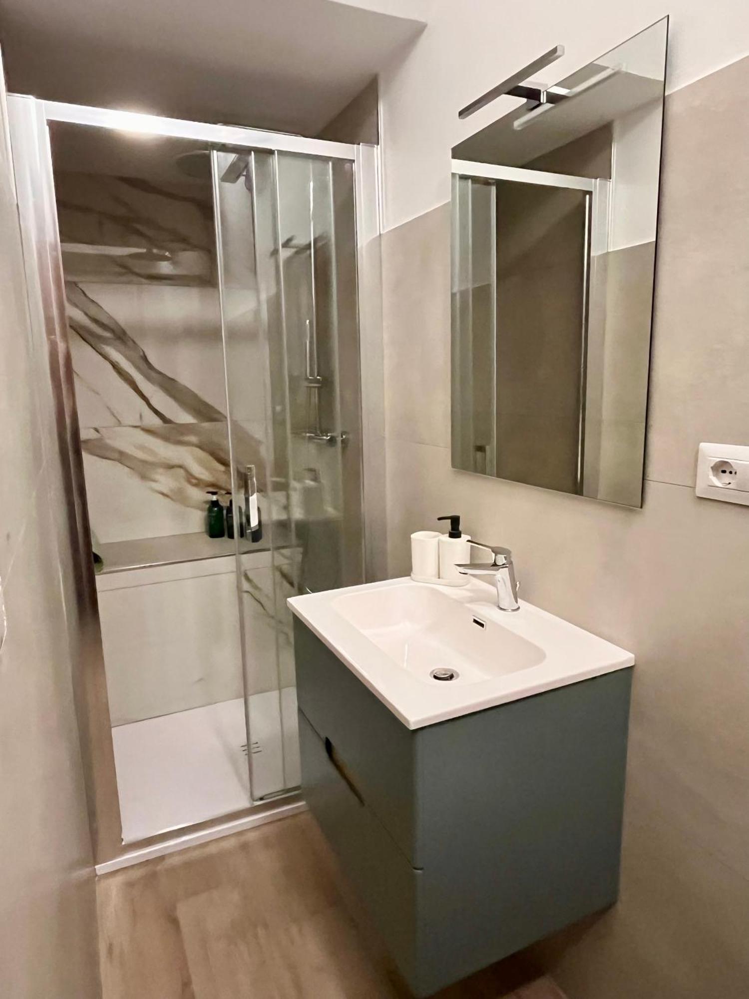 La Verde Rosa - Casa Vacanze A Due Passi Dal Lago Marta Ngoại thất bức ảnh
